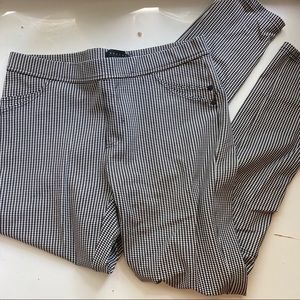 Houndstooth Print Straight Leg Pant